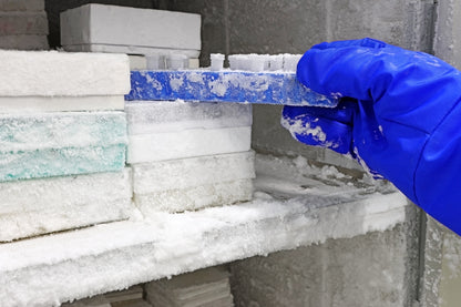 Double Waterproof Shoulder-Length Cryogenic Gloves.